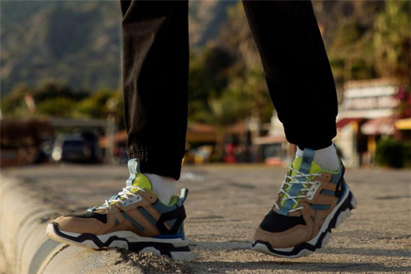 男生運動鞋配什么褲子好看 男生運動鞋搭配圖片 男生運動鞋配什么褲子好看 男生運動鞋搭配圖片