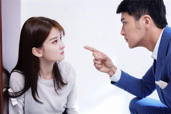 戀愛中的精神控制有多可怕 如何擺脫感情中的精神控制 戀愛中的精神控制有多可怕 如何擺脫感情中的精神控制