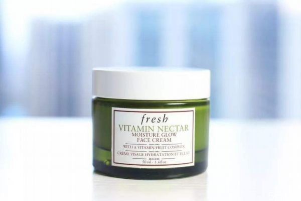 霜和精華哪個更重要 面霜和精華誰更值得投資 霜和精華哪個更重要 面霜和精華誰更值得投資