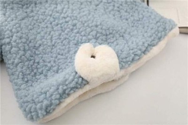 羊羔毛是什么成分 藍(lán)色羊羔毛外套怎么搭配 羊羔毛是什么成分 藍(lán)色羊羔毛外套怎么搭配