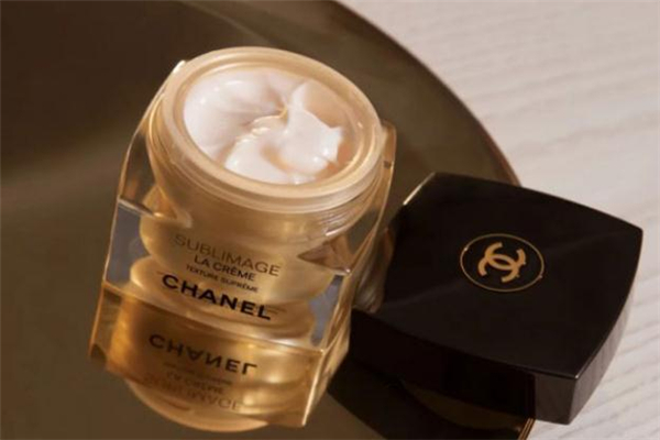 香奈兒金磚面霜怎么樣 香奈兒金磚面霜會(huì)長(zhǎng)痘嗎