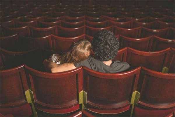 舊情復(fù)燃的感情能長久嗎 舊情復(fù)燃的感情會怎樣 舊情復(fù)燃的感情能長久嗎 舊情復(fù)燃的感情會怎樣