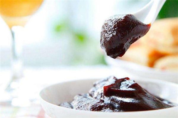 甜面醬怎么熬制才香 甜面醬怎么吃 甜面醬怎么熬制才香 甜面醬怎么吃