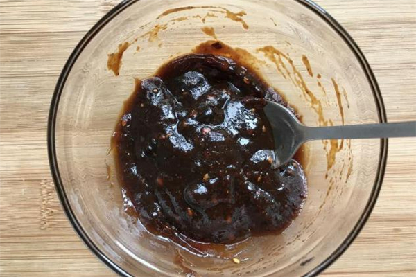 甜面醬怎么熬制才香 甜面醬怎么吃 甜面醬怎么熬制才香 甜面醬怎么吃