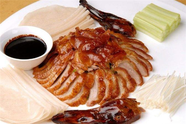 甜面醬是什么做的 甜面醬是甜的還是咸的 甜面醬是什么做的 甜面醬是甜的還是咸的