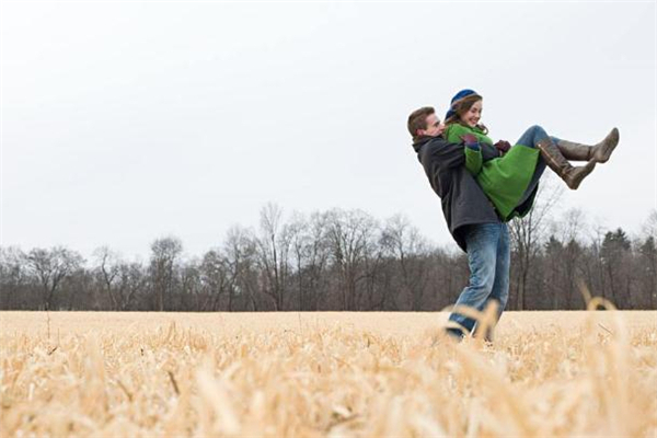分手后舍不得對(duì)方怎么辦 分手后舍不得對(duì)方要挽回嗎 分手后舍不得對(duì)方怎么辦 分手后舍不得對(duì)方要挽回嗎