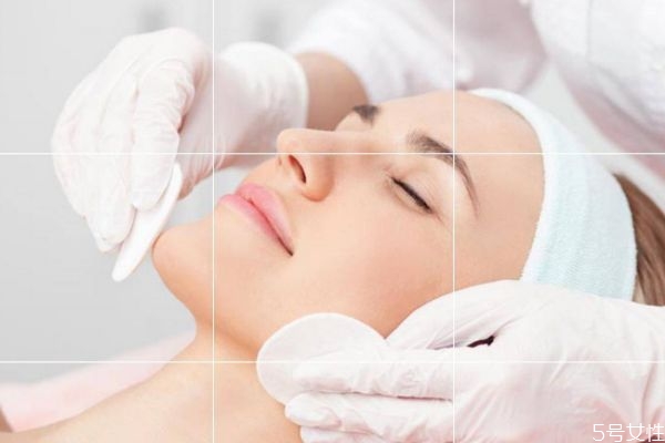 去眼袋的手術(shù)費(fèi)用是怎么樣的呢 手術(shù)前要做什么呢 去眼袋的手術(shù)費(fèi)用是怎么樣的呢 手術(shù)前要做什么呢