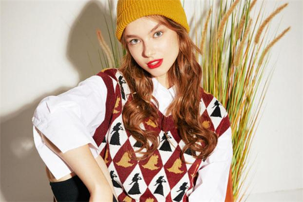 針織背心配什么內(nèi)搭好看 奶奶背心穿搭指南 針織背心配什么內(nèi)搭好看 奶奶背心穿搭指南