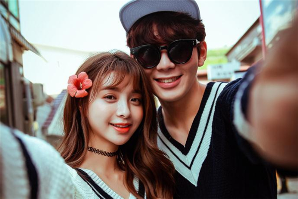 異地戀和網(wǎng)戀哪個(gè)更難熬 異地戀和網(wǎng)戀的區(qū)別 異地戀和網(wǎng)戀哪個(gè)更難熬 異地戀和網(wǎng)戀的區(qū)別