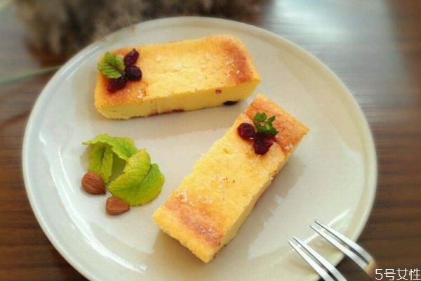 奶酪的主要成分是什么呢 奶酪是怎么做的呢 奶酪的主要成分是什么呢 奶酪是怎么做的呢