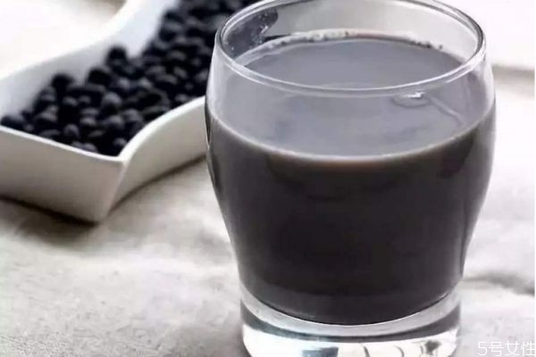 黑豆?jié){和豆?jié){有什么區(qū)別呢 黑豆?jié){營養(yǎng)價值有什么呢 黑豆?jié){和豆?jié){有什么區(qū)別呢 黑豆?jié){營養(yǎng)價值有什么呢