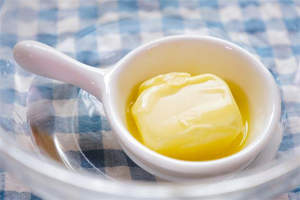 動(dòng)物黃油和植物黃油哪個(gè)好 植物黃油和動(dòng)物黃油的區(qū)別 動(dòng)物黃油和植物黃油哪個(gè)好 植物黃油和動(dòng)物黃油的區(qū)別