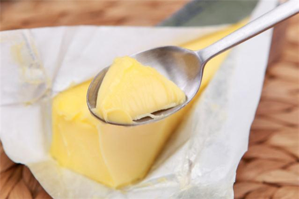 動(dòng)物黃油和植物黃油哪個(gè)好 植物黃油和動(dòng)物黃油的區(qū)別 動(dòng)物黃油和植物黃油哪個(gè)好 植物黃油和動(dòng)物黃油的區(qū)別
