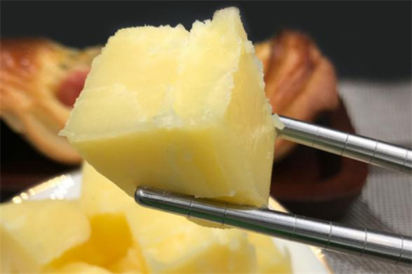 黃油怎么打發(fā) 黃油打發(fā)是什么樣子 黃油怎么打發(fā) 黃油打發(fā)是什么樣子