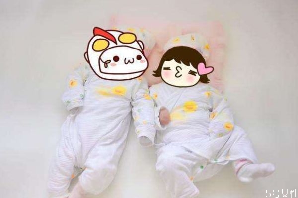 龍鳳胎如何起名字呢 應(yīng)該什么時候起名字比較好呢