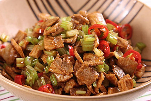 新鮮黃牛肉怎么做好吃 黃牛肉不能與什么一起吃 新鮮黃牛肉怎么做好吃 黃牛肉不能與什么一起吃