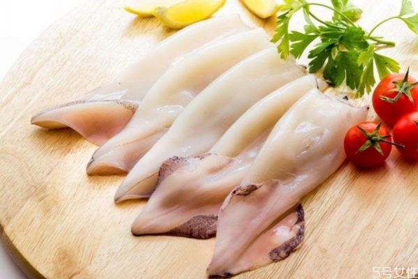 吃魷魚(yú)有什么好處呢 吃魷魚(yú)會(huì)上火嗎 吃魷魚(yú)有什么好處呢 吃魷魚(yú)會(huì)上火嗎