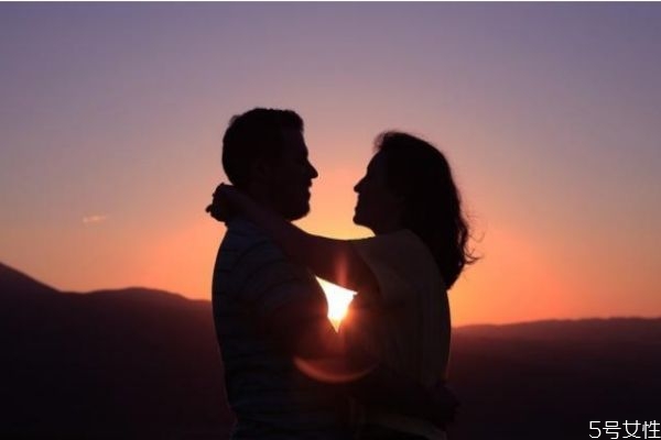 八分鐘約會(huì)是什么意思 八分鐘約會(huì)的意思 八分鐘約會(huì)是什么意思 八分鐘約會(huì)的意思