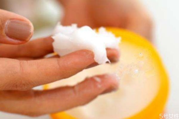 磨砂膏直接用手搓嗎 如何正確使用磨砂膏 磨砂膏直接用手搓嗎 如何正確使用磨砂膏