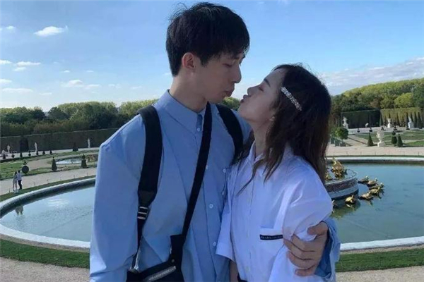 情侶同居該不該告知父母 情侶同居要告訴家長嗎 情侶同居該不該告知父母 情侶同居要告訴家長嗎