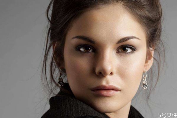 為什么會(huì)長粉刺呢 造成粉刺的原因有什么呢 為什么會(huì)長粉刺呢 造成粉刺的原因有什么呢