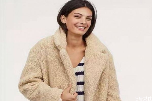 湖羊毛和羊羔毛哪個貴 羊剪絨和羊羔毛哪個貴 湖羊毛和羊羔毛哪個貴 羊剪絨和羊羔毛哪個貴