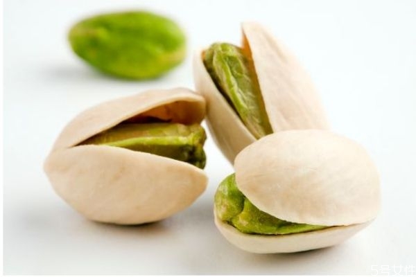 什么人不能吃開(kāi)心果呢 吃開(kāi)心果有什么注意的呢