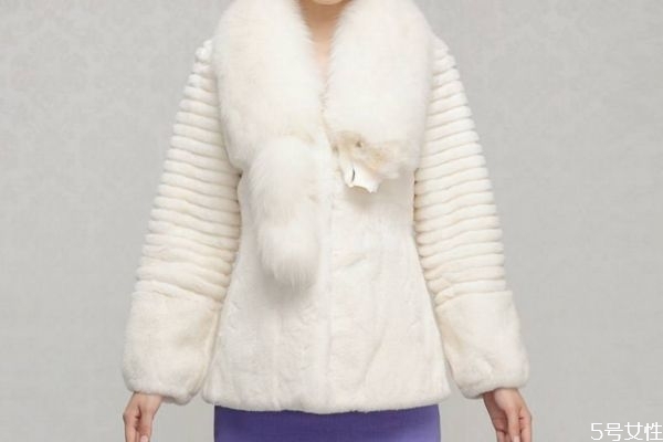 獺兔毛皮草怎么分辨真假 獺兔毛有幾個(gè)等級(jí) 獺兔毛皮草怎么分辨真假 獺兔毛有幾個(gè)等級(jí)