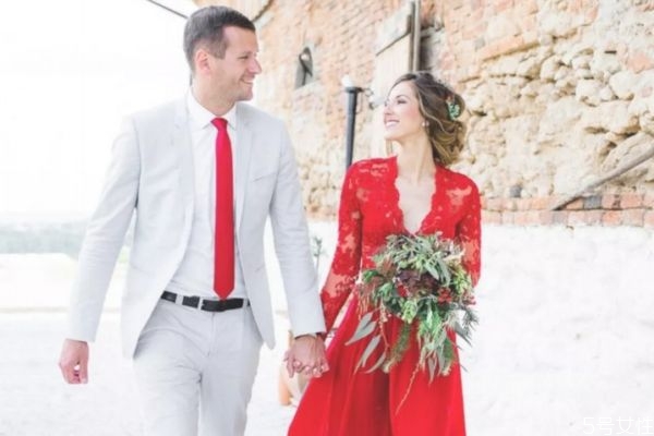 女方結婚回門穿什么衣服 結婚三天回門要買什么禮物