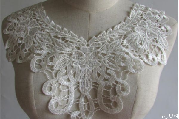蕾絲的服裝應該怎么清洗呢 蕾絲服裝打理方法有什么呢 蕾絲的服裝應該怎么清洗呢 蕾絲服裝打理方法有什么呢