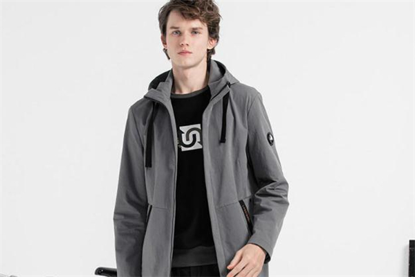 男生風衣里面搭配什么衣服好看 男生風衣里面怎么搭配 男生風衣里面搭配什么衣服好看 男生風衣里面怎么搭配