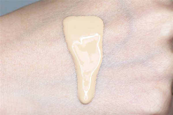 歐萊雅紅帽子粉底液怎么樣 歐萊雅紅帽子粉底適合干皮嗎 歐萊雅紅帽子粉底液怎么樣 歐萊雅紅帽子粉底適合干皮嗎