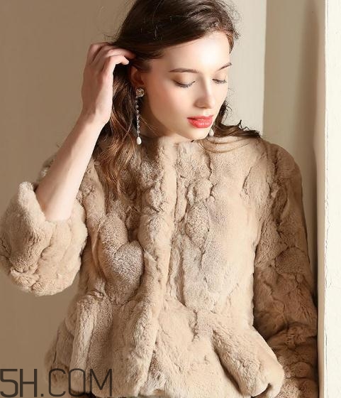 獺兔毛和狐貍毛哪個(gè)好？獺兔毛和狐貍毛區(qū)別