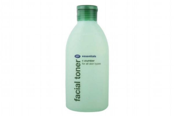 潤膚露是水還是乳液 爽膚水和潤膚乳的區(qū)別 潤膚露是水還是乳液 爽膚水和潤膚乳的區(qū)別