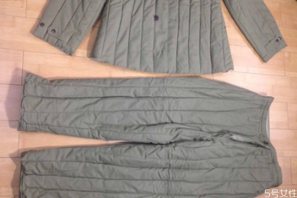 棉褲和羽絨褲哪個(gè)更保暖 棉褲和羽絨褲哪個(gè)抗風(fēng) 棉褲和羽絨褲哪個(gè)更保暖 棉褲和羽絨褲哪個(gè)抗風(fēng)