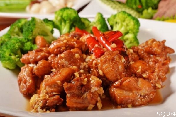 什么是左宗棠雞呢 左宗棠雞是怎么做的呢 什么是左宗棠雞呢 左宗棠雞是怎么做的呢