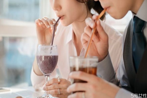 女生相親要不要化妝 相親不化妝可以嗎 女生相親要不要化妝 相親不化妝可以嗎