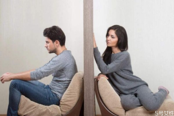 怎么對(duì)付冷暴力的男人 讓冷暴力的男人后悔 怎么對(duì)付冷暴力的男人 讓冷暴力的男人后悔