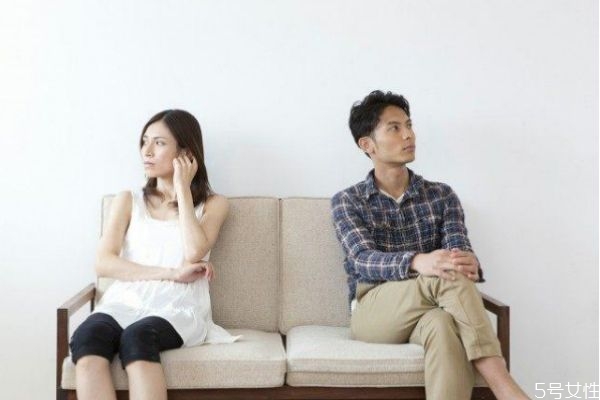 被老公冷落應(yīng)該怎么辦 老公長期冷落你如何挽回 被老公冷落應(yīng)該怎么辦 老公長期冷落你如何挽回