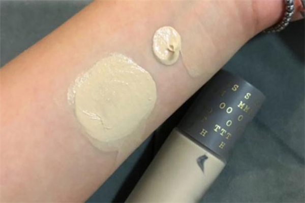 紅地球粉底液多少錢 紅地球粉底液是哪個(gè)國(guó)家的 紅地球粉底液多少錢 紅地球粉底液是哪個(gè)國(guó)家的