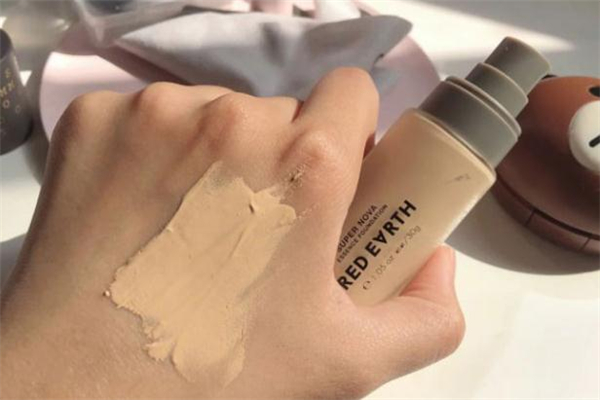 紅地球粉底液適合油皮嗎 紅地球粉底液適合干皮嗎 紅地球粉底液適合油皮嗎 紅地球粉底液適合干皮嗎