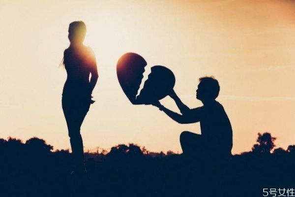 被老公冷落應(yīng)該怎么辦 老公長期冷落你如何挽回 被老公冷落應(yīng)該怎么辦 老公長期冷落你如何挽回