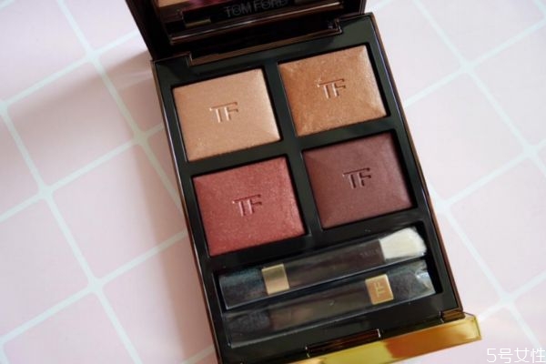 今年最流行眼影色號是什么呢 什么樣的眼影色號好看呢 今年最流行眼影色號是什么呢 什么樣的眼影色號好看呢