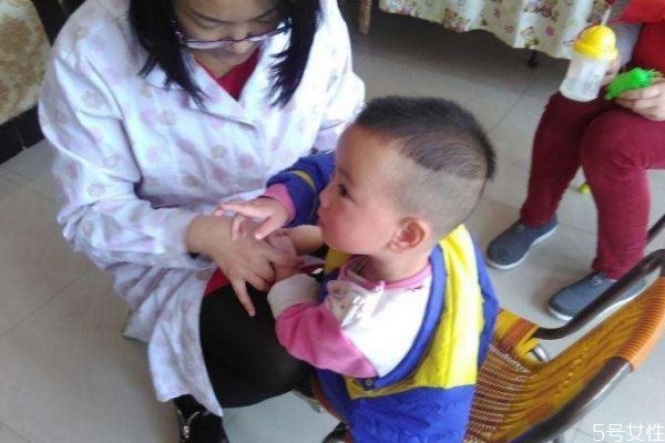 百日咳真的要可咳百日嗎 造成百日咳的原因有什么呢 百日咳真的要可咳百日嗎 造成百日咳的原因有什么呢