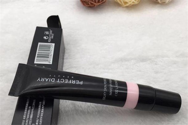 完美日記隔離霜悶痘嗎 完美日記隔離霜防曬嗎 完美日記隔離霜悶痘嗎 完美日記隔離霜防曬嗎