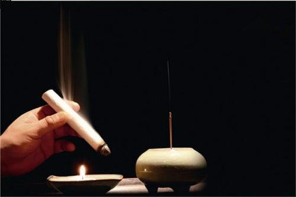 肝氣郁結(jié)艾灸有什么好處 肝氣郁結(jié)艾灸要注意什么 肝氣郁結(jié)艾灸有什么好處 肝氣郁結(jié)艾灸要注意什么