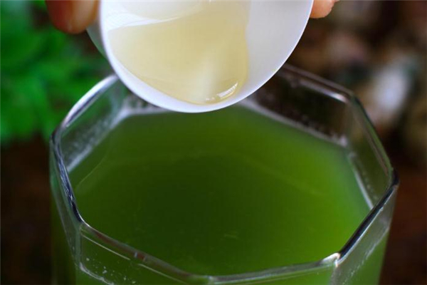 苦瓜煮熟吃好還是榨汁好 榨苦瓜汁需要去籽嗎 苦瓜煮熟吃好還是榨汁好 榨苦瓜汁需要去籽嗎