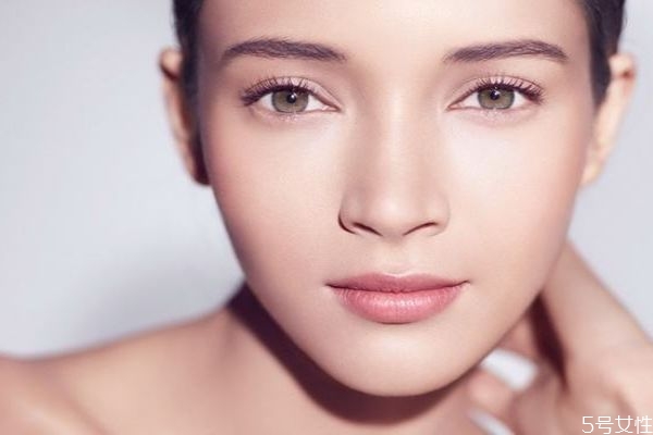 為什么會出現(xiàn)粉刺呢 造成粉刺的原因有什么呢 為什么會出現(xiàn)粉刺呢 造成粉刺的原因有什么呢