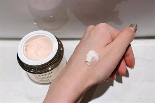 蘭蔻菁純面霜成分 蘭蔻菁純面霜孕婦能用嗎 蘭蔻菁純面霜成分 蘭蔻菁純面霜孕婦能用嗎