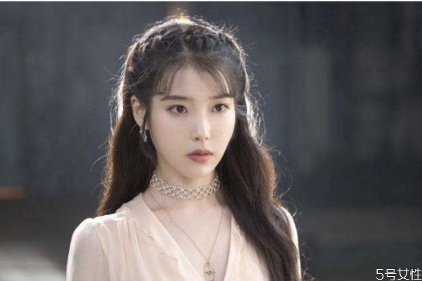 哪種女生會讓人一見鐘情 能讓男人一見鐘情的六種女人 哪種女生會讓人一見鐘情 能讓男人一見鐘情的六種女人